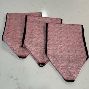 Custom-made table runners.